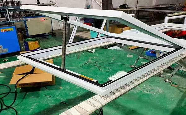 某地下车库出入口疏附排烟窗配置工程