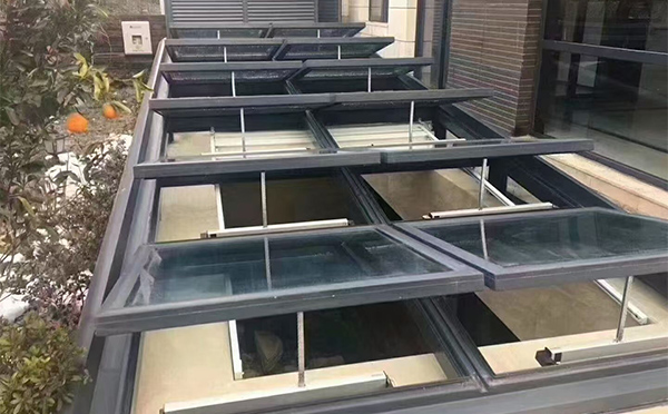 某轨道交通车辆维修车间疏附排烟窗应用