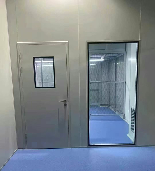 学校教学楼完成疏附防火门标准化安装